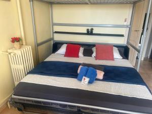 "Studio ensoleille a deux pas des plages avec terrasse privee !"
