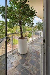 Balcone o terrazza di Seaside Escape - 1BR Hideaway