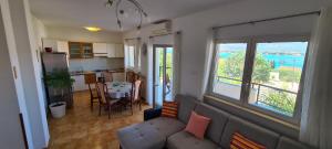 Kuchyňa alebo kuchynka v ubytovaní Apartment Sime