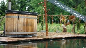 Φυσικό τοπίο κοντά σε οργανωμένο κάμπινγκ