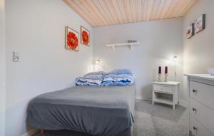 Ένα ή περισσότερα κρεβάτια σε δωμάτιο στο Gorgeous Home In Glesborg With Kitchen