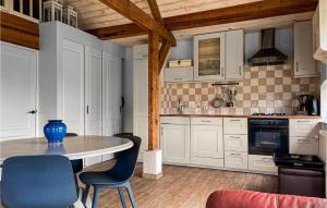 Η κουζίνα ή μικρή κουζίνα στο Stunning Home In Putten With Wifi