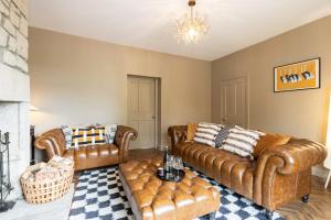 Khu vực ghế ngồi tại Host & Stay - Canny Cottage