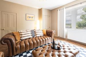 Khu vực ghế ngồi tại Host & Stay - Canny Cottage +16 ảnh