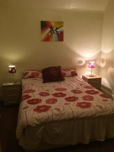 Postel nebo postele na pokoji v ubytování Grant Arms Hotel