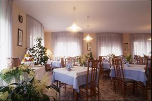 Reštaurácia alebo iné gastronomické zariadenie v ubytovaní Albergo Miramonti + 26 fotografií