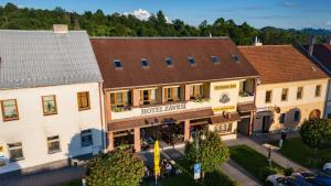 Budova, kde se hotel nachází