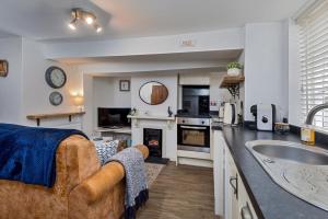 Kuchyň nebo kuchyňský kout v ubytování Finest Retreats - Duck Down Cottage