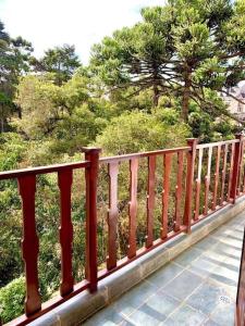 Foto sihtkohas Campos do Jordão asuva majutusasutuse Apartamento Tranquilo com Linda Vista Para Jardim! galeriist