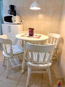 Foto sihtkohas Campos do Jordão asuva majutusasutuse Apartamento Tranquilo com Linda Vista Para Jardim! galeriist