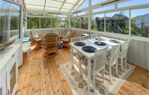 Balkón nebo terasa v ubytování Pet Friendly Home In Skummeslövsstrand