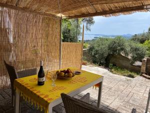 Ποτά στο Lemon Tree Cottage - Agios Markos - Corfu