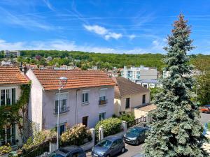 Το κτήριο όπου στεγάζεται  το διαμέρισμα