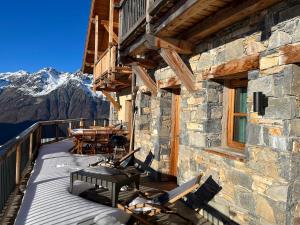 En generel udsigt til bjerge eller udsigt til bjerge taget fra feriehuset