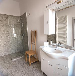 Koupelna v ubytování Favst Old Square