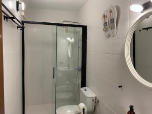 Ένα μπάνιο στο A los pies del castillo, entre las dos playas +10 φωτογραφίες