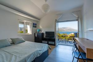 TV a/nebo společenská místnost v ubytování Holiday home Berta