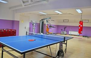 Stolní tenis v ubytování Residencia Universitaria Resa Sant Jordi nebo okolí