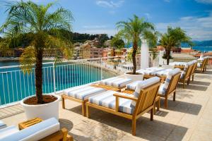 The swimming pool at or close to Hotel Helvetia