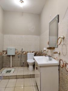 Un baño de Signature Skardu Hotel