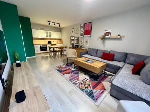 Η κουζίνα ή μικρή κουζίνα στο Green Downtown Apartment