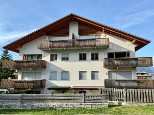 Budova, kde se apartmán nachází + 11 fotografií