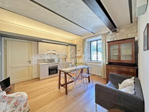 Η κουζίνα ή μικρή κουζίνα στο 204- Villa Fernanda - Trilocale di charme al piano terra, immerso nel verde, in centro a Numana