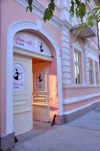 Pročelje oz. vhod v nastanitev Guest House Anna Caffe