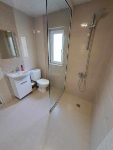 Et badeværelse på City House CHAYA