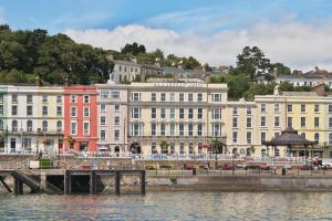 Gallery image of Commodore Hotel in Cobh