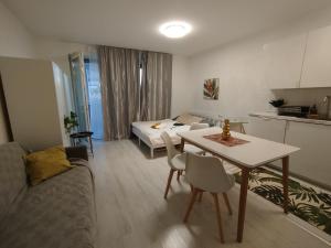 Trendy Trinity Apartment Free Garage 2 bdroom 1138 Budapest, Esztergomi út 64 kép - 2