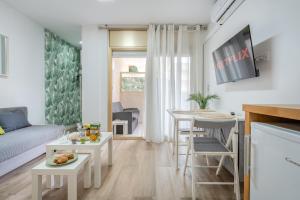 Μια τηλεόραση ή/και κέντρο ψυχαγωγίας στο Atalaya Little Hawaii