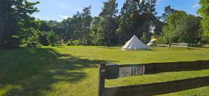 Zahrada ubytování Tipi Glamping Naturcamping in der Seenplatte inklusive Strom- Dixi-WC!! #Mecklenburg-Vorpommern + 36 fotografií