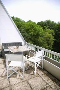 Μπαλκόνι ή βεράντα στο Sunny & Cozy Studio with shared swimming pool