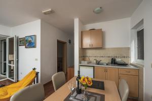 Φωτογραφία από το άλμπουμ του Apartments Franićević σε Petrovac na Moru +24 φωτογραφίες