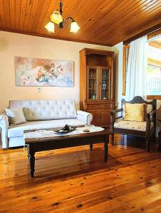 Gallery image of Marlene in Karavomylos