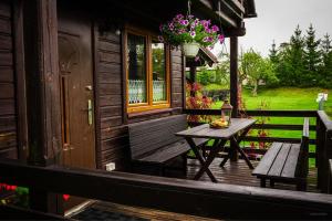 Κήπος έξω από το domek całoroczny nad stawem na Kaszubach