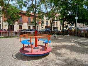 Herní místnost nebo prostor pro děti v ubytování Littore TORMES con Parking, AA y Piscina