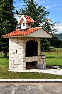 Afbeelding uit fotogalerij van Villa Tara in Feratovo Polje