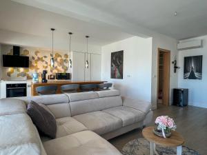 Galeriebild der Unterkunft Princess Apartment with Sea View and Private Parking for 2 Cars in Dramalj