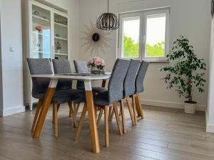 Galeriebild der Unterkunft Princess Apartment with Sea View and Private Parking for 2 Cars in Dramalj