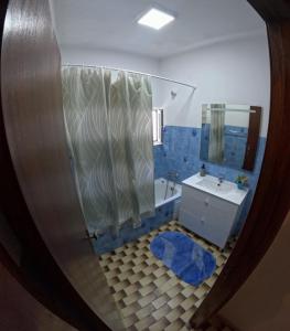 Ένα μπάνιο στο Casa do Neto Tiago +18 φωτογραφίες