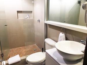 Koupelna v ubytování Centro históric 2-BR, apartamento totalmente equipado y moderno