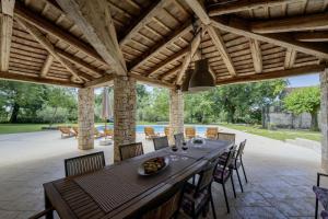 Fotografia z galérie ubytovania Villa Salambati 9 in Salambati (Haus für 8-9 Personen) v destinácii Svetvinčenat