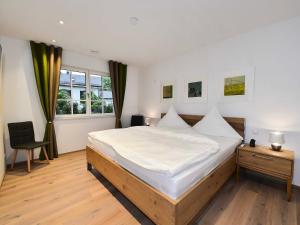 Afbeelding uit fotogalerij van Ferienwohnung Luxus am Toskanapark - Luxus-Ferienwohnung, seenah und exklusiv in Lindau