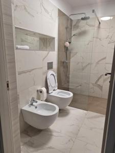 Ένα μπάνιο στο Gray&Sea Studio +5 φωτογραφίες