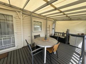 Balkón nebo terasa v ubytování Mobil home camping + 4 fotografie