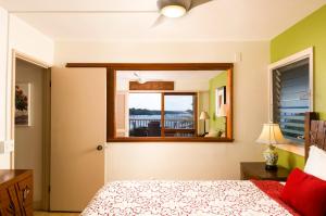 Postel nebo postele na pokoji v ubytování Hana Kai Maui - #101 Kaʻuiki premium oceanview 1 BR