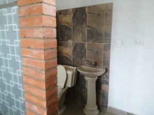 Hostal La Cabaña的一间浴室