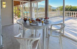 Gallery image of 3 Bedroom Lovely Home In Samos in Ágios Dimítrios